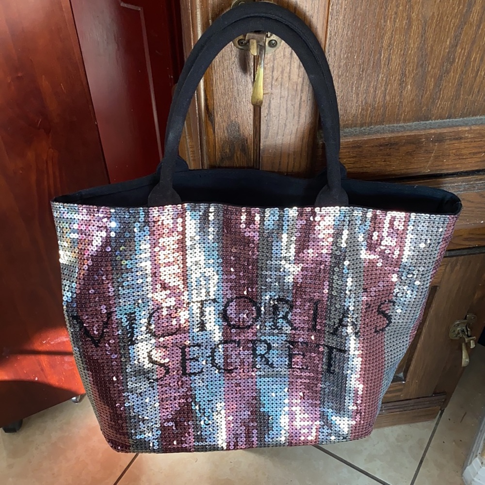 ♥️‎ Victoria’s Secret Large Sequined Tote Bag